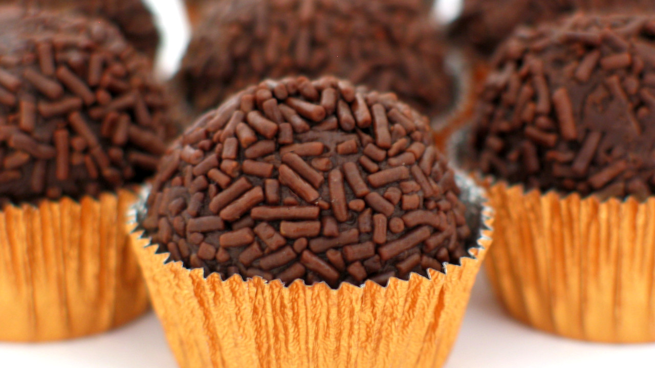 A curiosa origem do brigadeiro, a sobremesa mais popular do Brasil