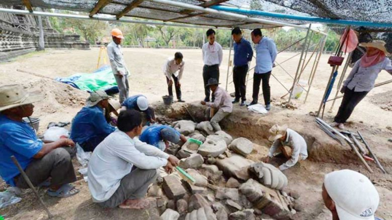 21 estátuas de Buda são encontradas em templo do Camboja