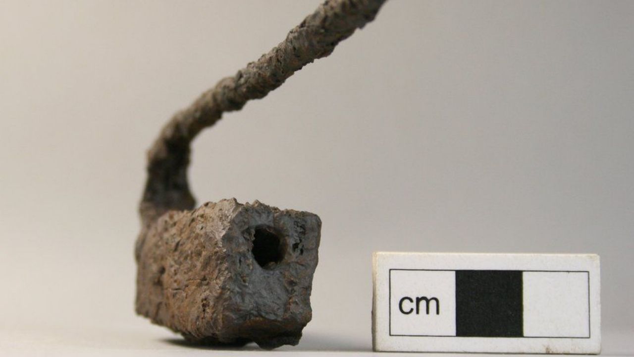 Cadeado medieval é encontrado em escavação na Escócia