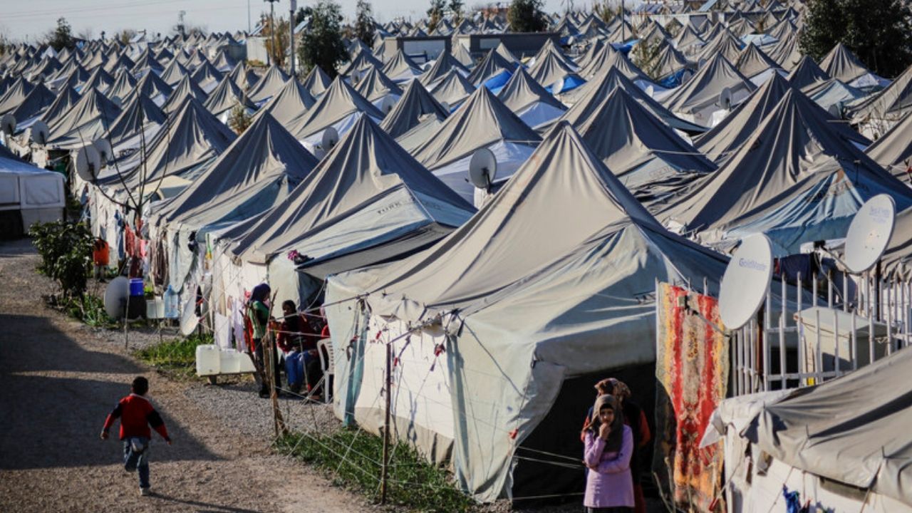 Na Grécia, incêndio quase destrói completamente campo de refugiados