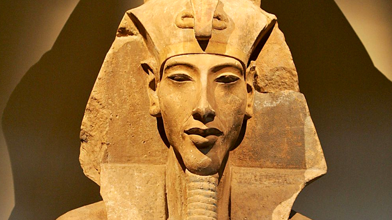 Akhenaton: O meu deus é o sol