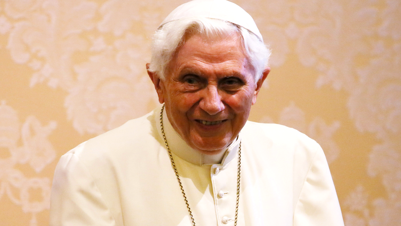 Papa Bento XVI afirma que a Revolução Sexual dos anos 1960 foi a causa dos abusos na Igreja Católica