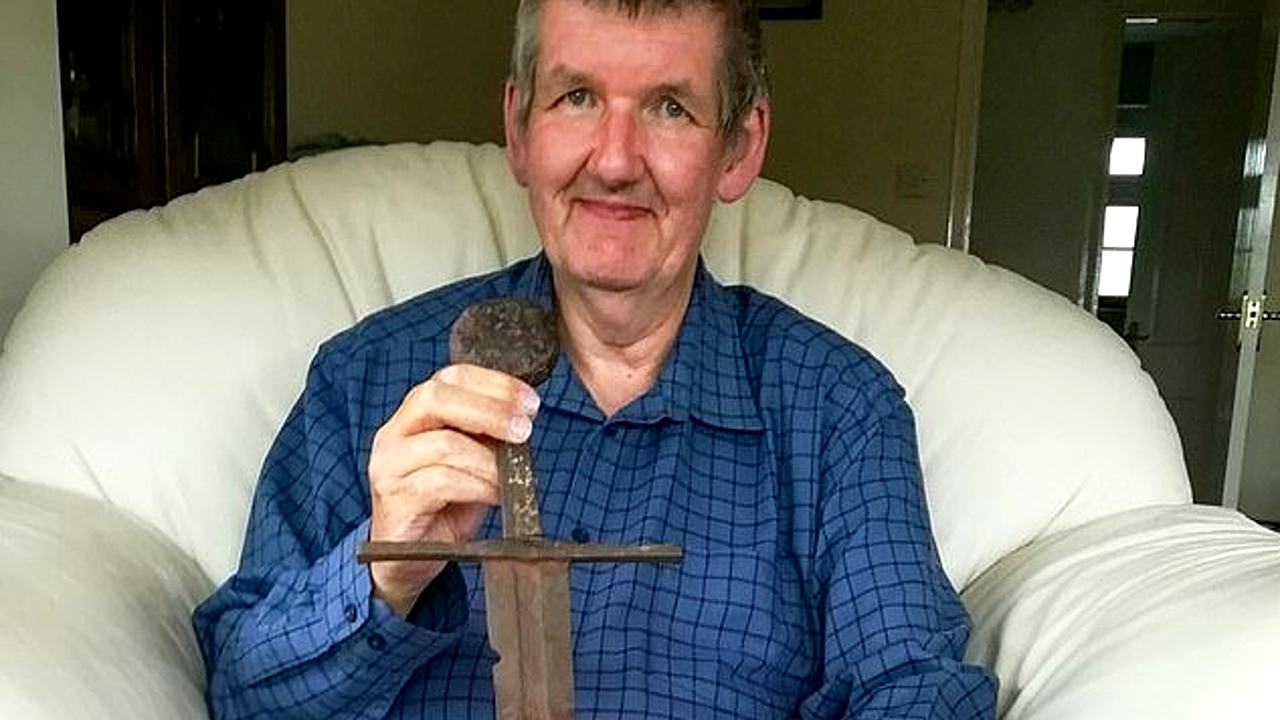 Espada medieval encontrada na Inglaterra pertencia aos Cavaleiros Templários