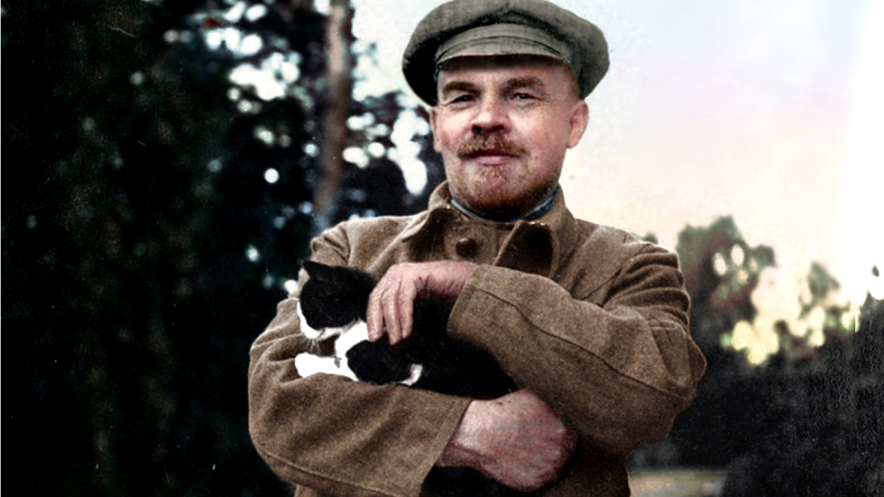 Lenin: O mito comunista em imagens coloridas