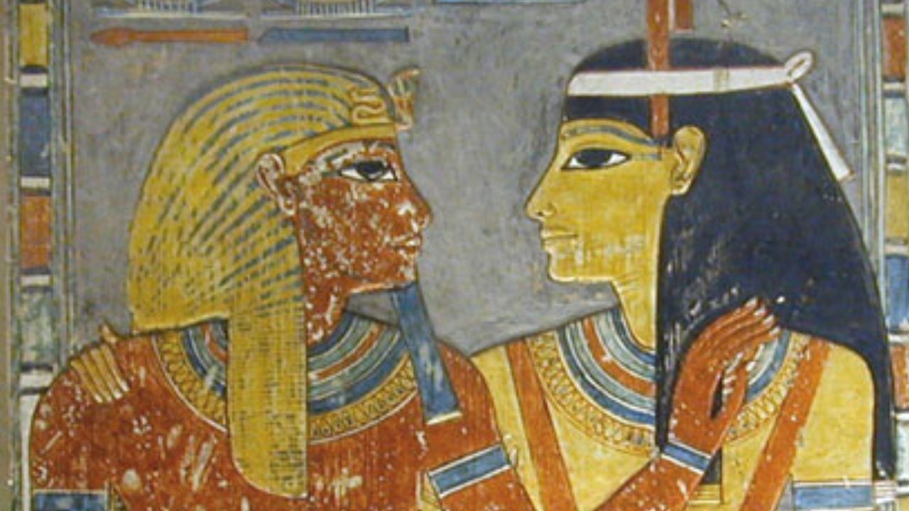 Sarcófago egípcio revela pinturas de 3 mil anos