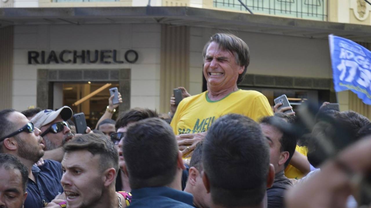 PSL compara facada em Bolsonaro ao 11 de setembro nos EUA