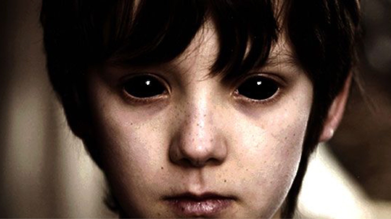 A macabra lenda das crianças de olhos negros