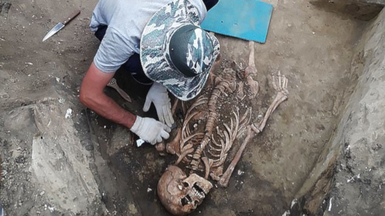 Arqueólogos encontram restos de mulher bárbara de 2 mil anos
