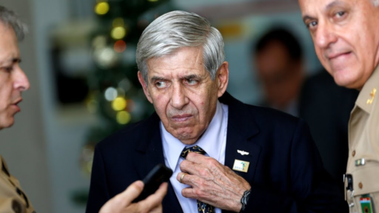 Índices de desmatamento na Amazônia são manipulados, afirma ministro Augusto Heleno