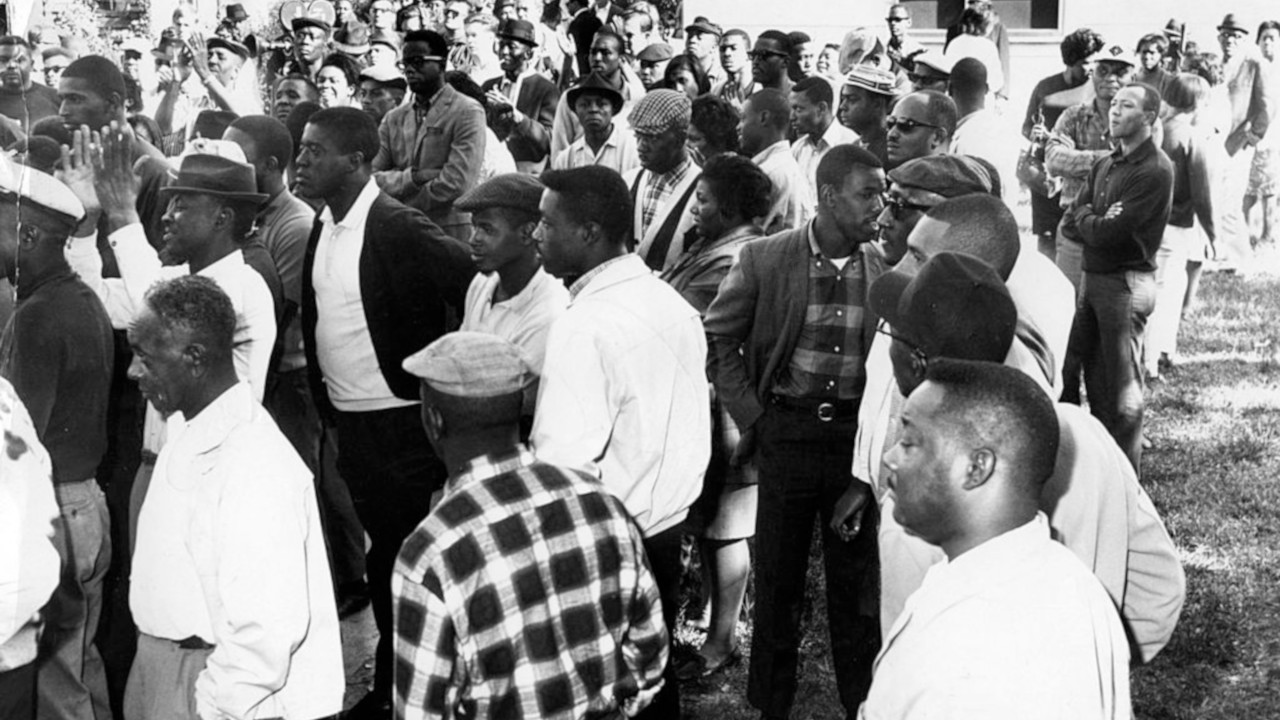 Sepulturas de 145 afro-americanos são encontradas em escola na Flórida