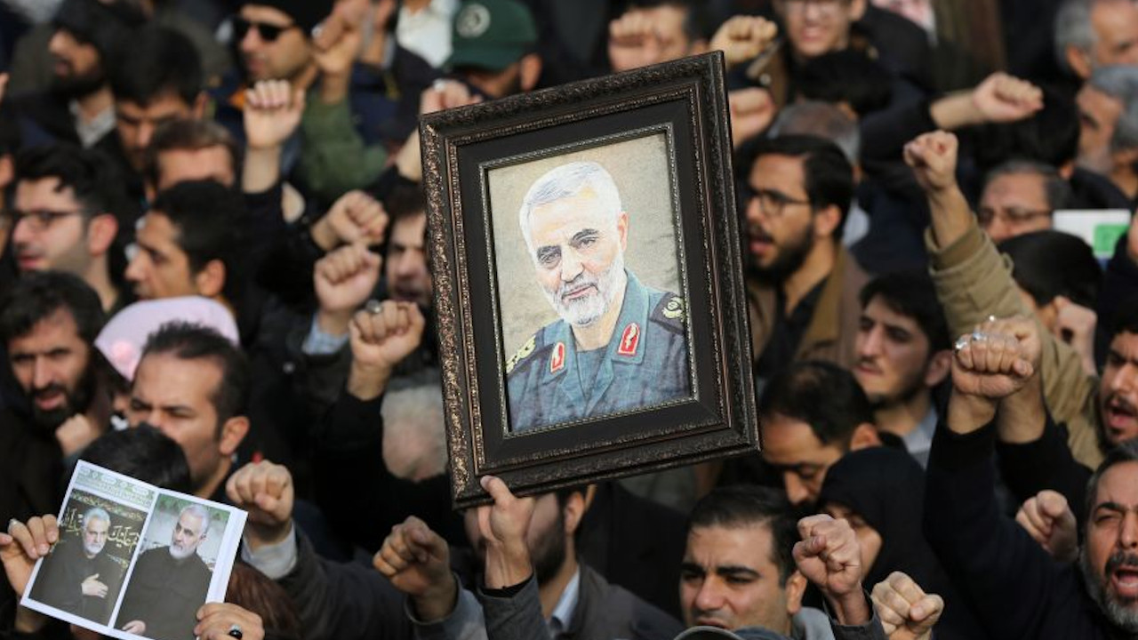 Para filha de Soleimani, Trump é “louco” e um “dia sombrio” chegará para os Estados Unidos