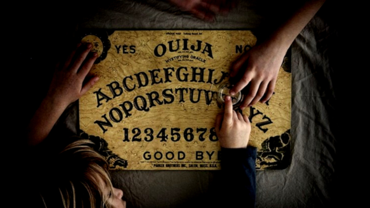 Tabuleiro Ouija: Brincando com os mortos