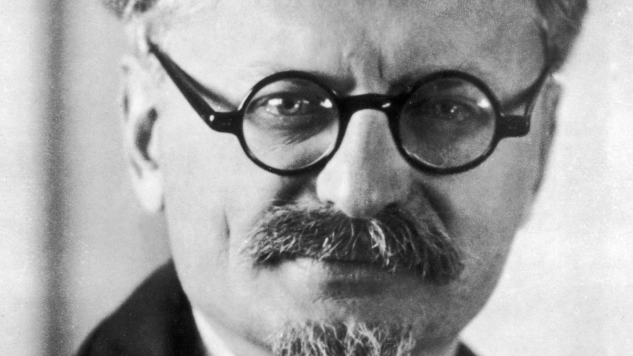 Como seria a URSS se Trotsky tivesse assumido o lugar de Lenin?