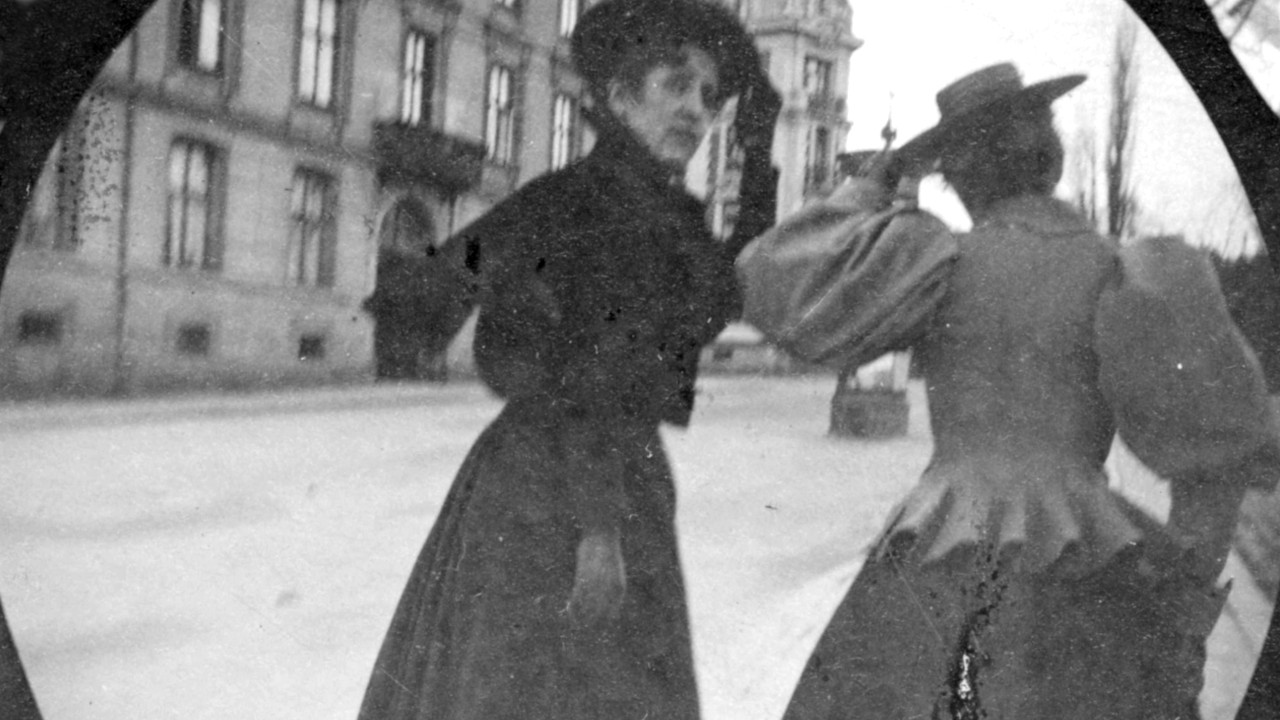 Na década de 1890, fotógrafo saiu com uma câmera secreta para retratar pessoas na rua. Este é o resultado
