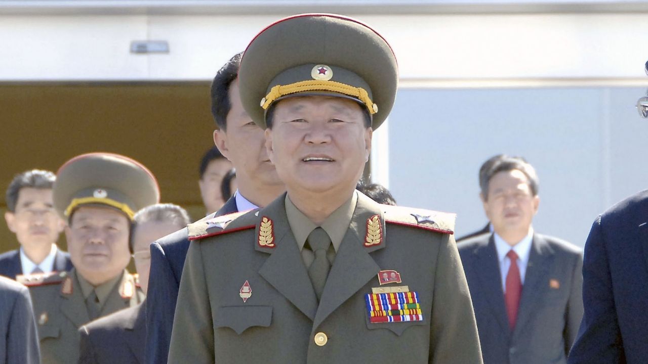 Choe Ryong-hae, o braço direito de Kim Jong-un, que também poderia ocupar o seu lugar