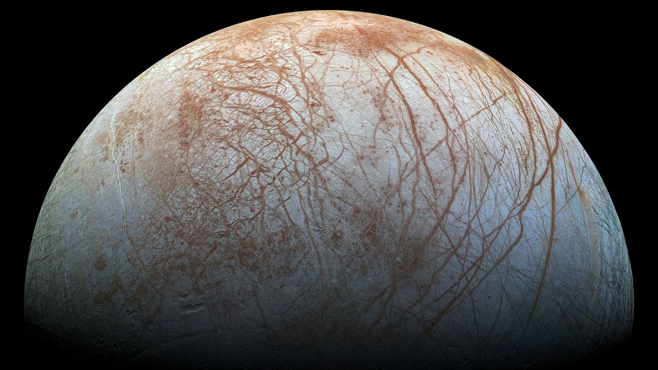 Lua de júpiter pode brilhar no escuro, acreditam cientistas