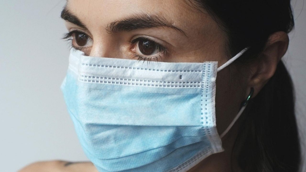 Centro de Controle de Doenças dos EUA aponta que Covid pode se espalhar pelo ar