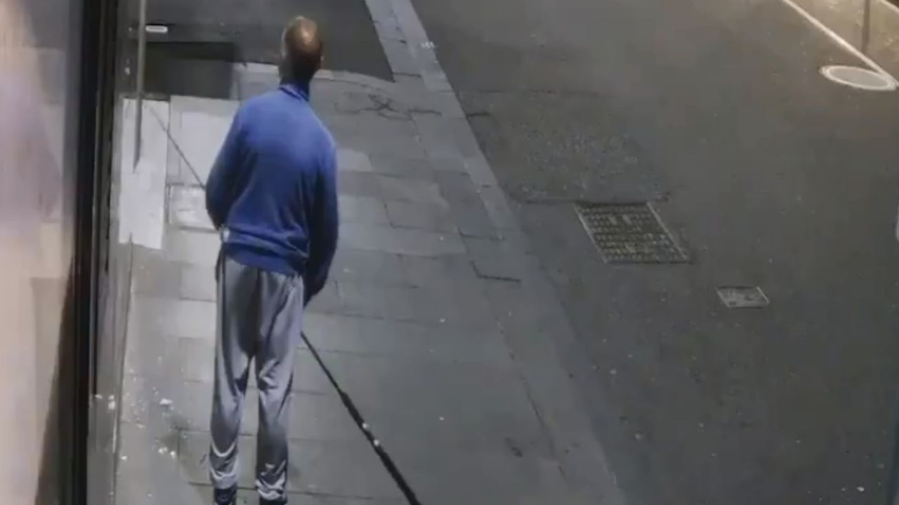 Homem assalta joalheria usando vara de pescar