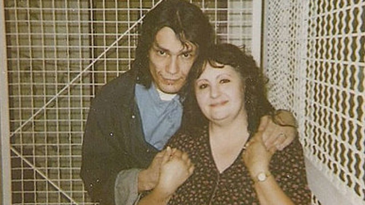 Richard Ramírez, o serial killer que arrumou uma esposa após admitir 43 crimes