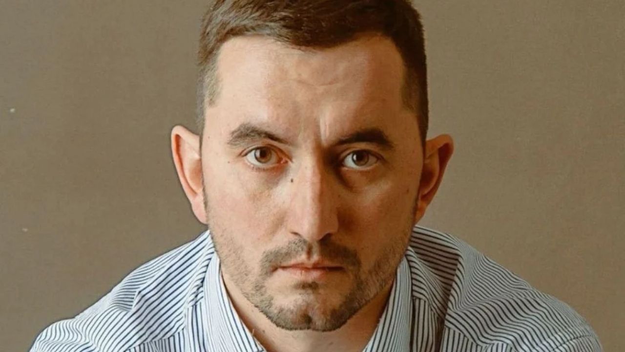 Prisioneiro corta o pescoço durante julgamento em tribunal na Bielorrússia