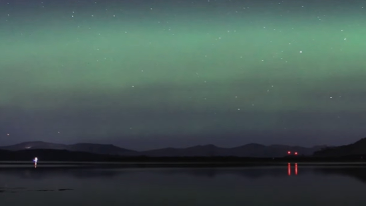 Aurora boreal é vista em céus do Reino Unido, onde o fenômeno é raro