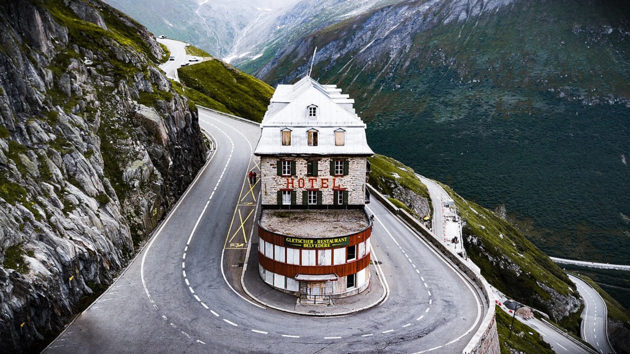 Hotel Belvedere: A construção abandonada nos Alpes Suíços