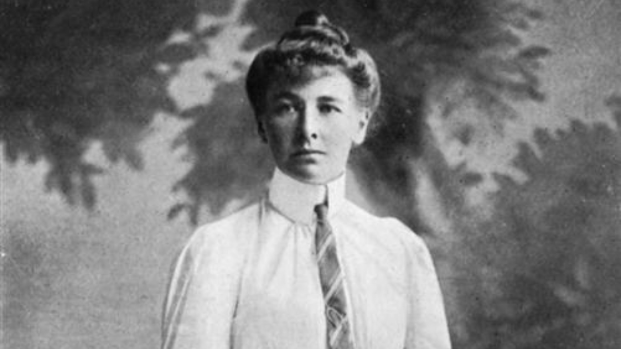 Charlotte Cooper, a primeira mulher a ganhar, individualmente, uma medalha de ouro olímpico