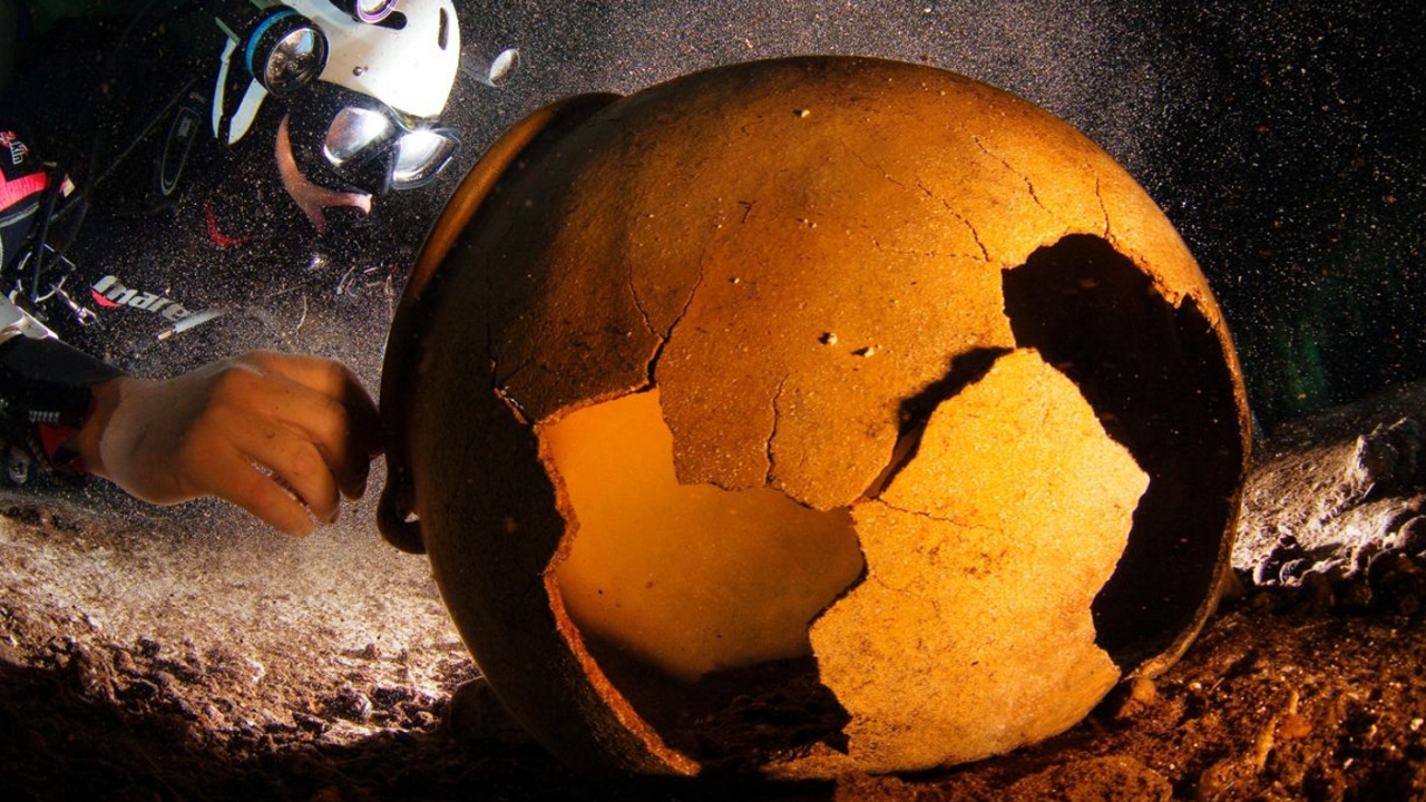 Sac Actun: a maior caverna subaquática do mundo com raros artefatos maias