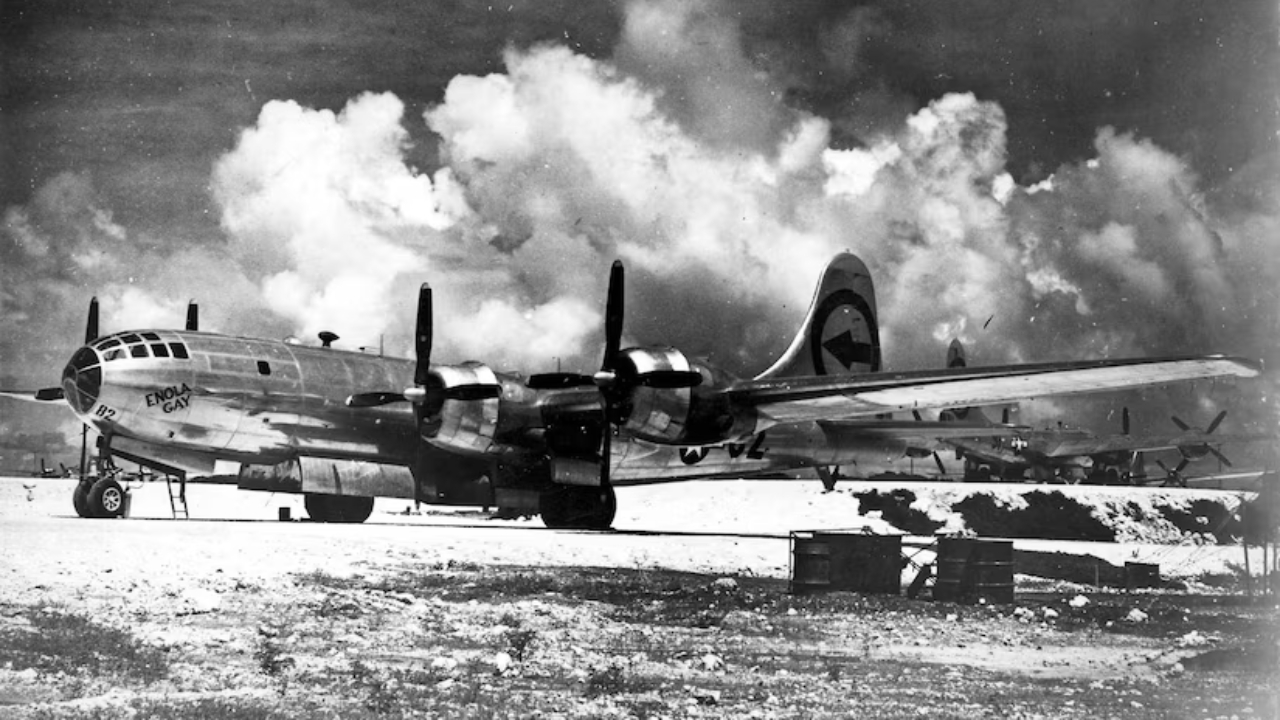 O que aconteceu com o avião que lançou a bomba sobre Hiroshima?
