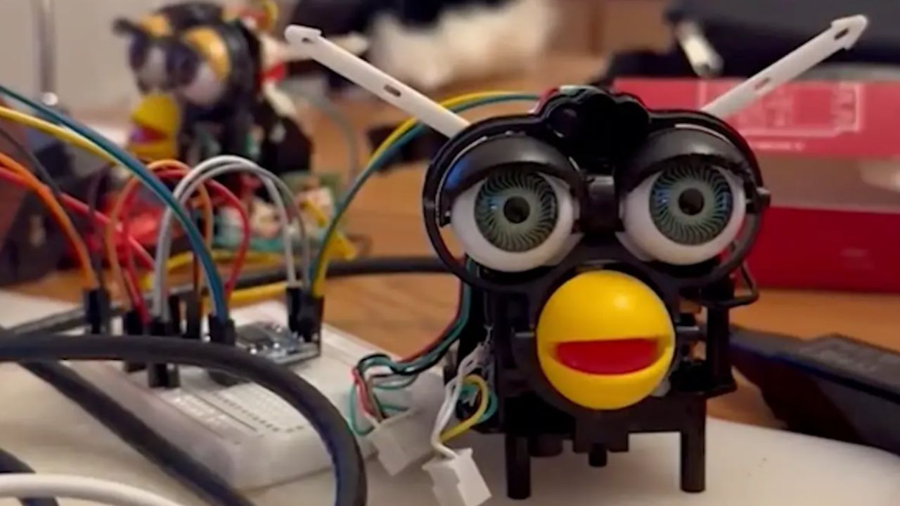 ‘Dominação mundial’: Vídeo bizarro mostra Furby conectado ao ChatGPT