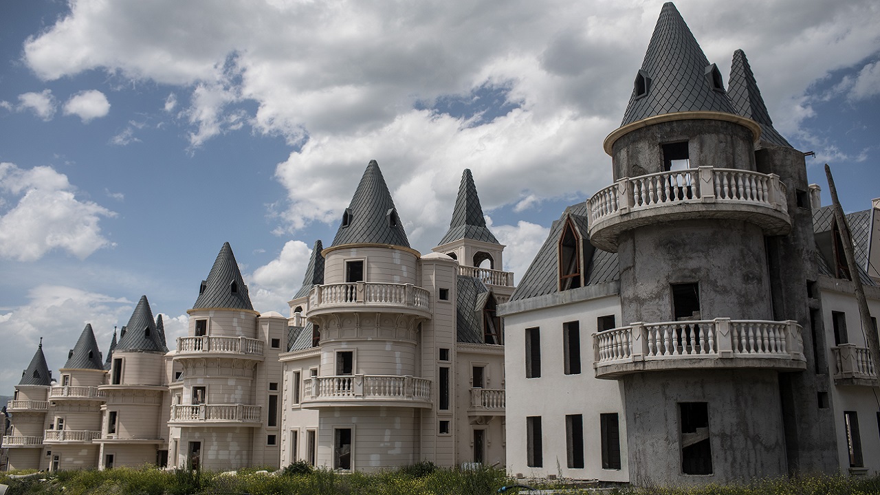 Construções abandonadas: Burj Al Babas, a ‘vila fantasma’ da Turquia