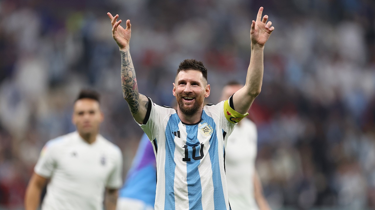 Messi: O gigante do futebol que superou um problema de crescimento