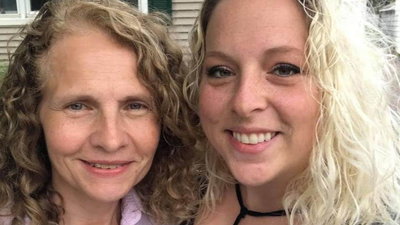 Hillary Harris, a mulher que passou anos procurando sua irmã e descobriu que ela era sua vizinha