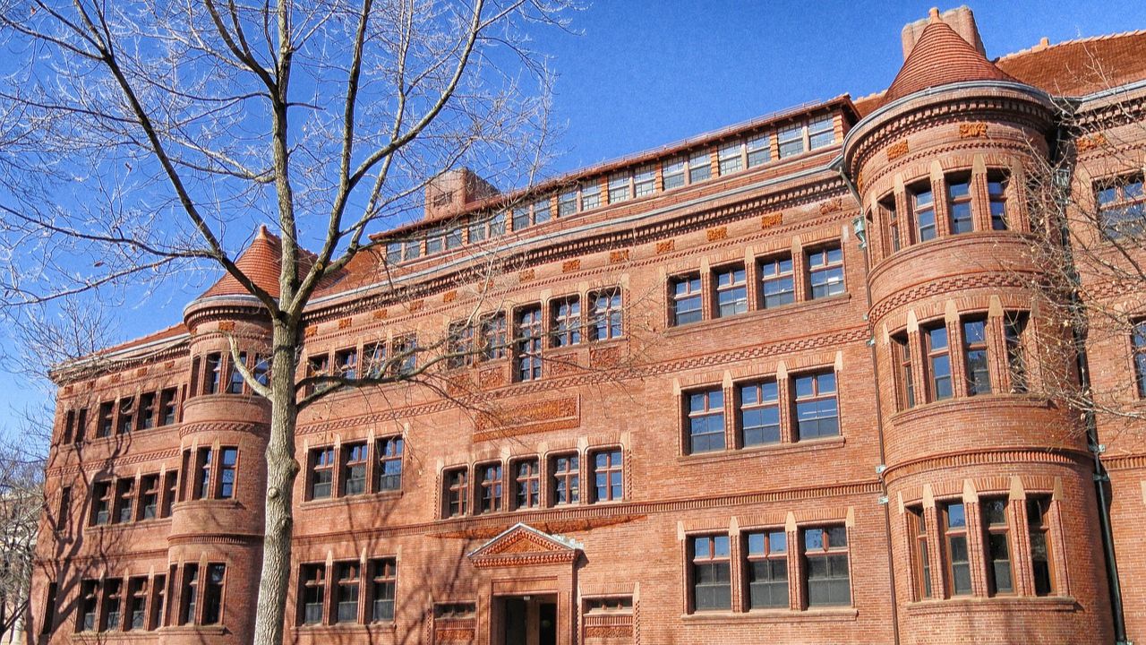 Como era o vestibular de Harvard em 1869?