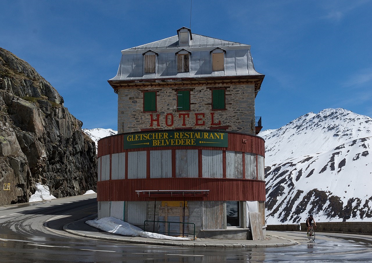 アブラハム渓谷　('93ポルトガル/仏/スイス) Hotel Belvedere: A construção abandonada nos Alpes Suíços