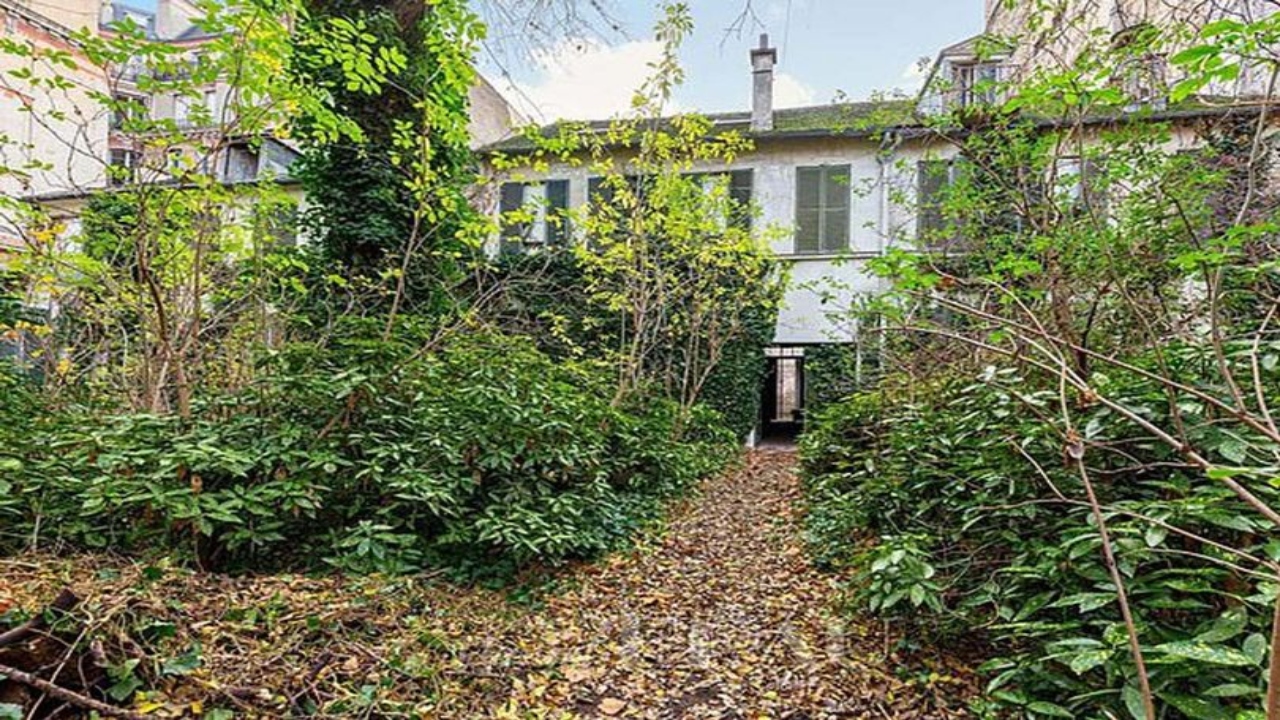 Cadáver é descoberto em mansão multimilionária abandonada em Paris