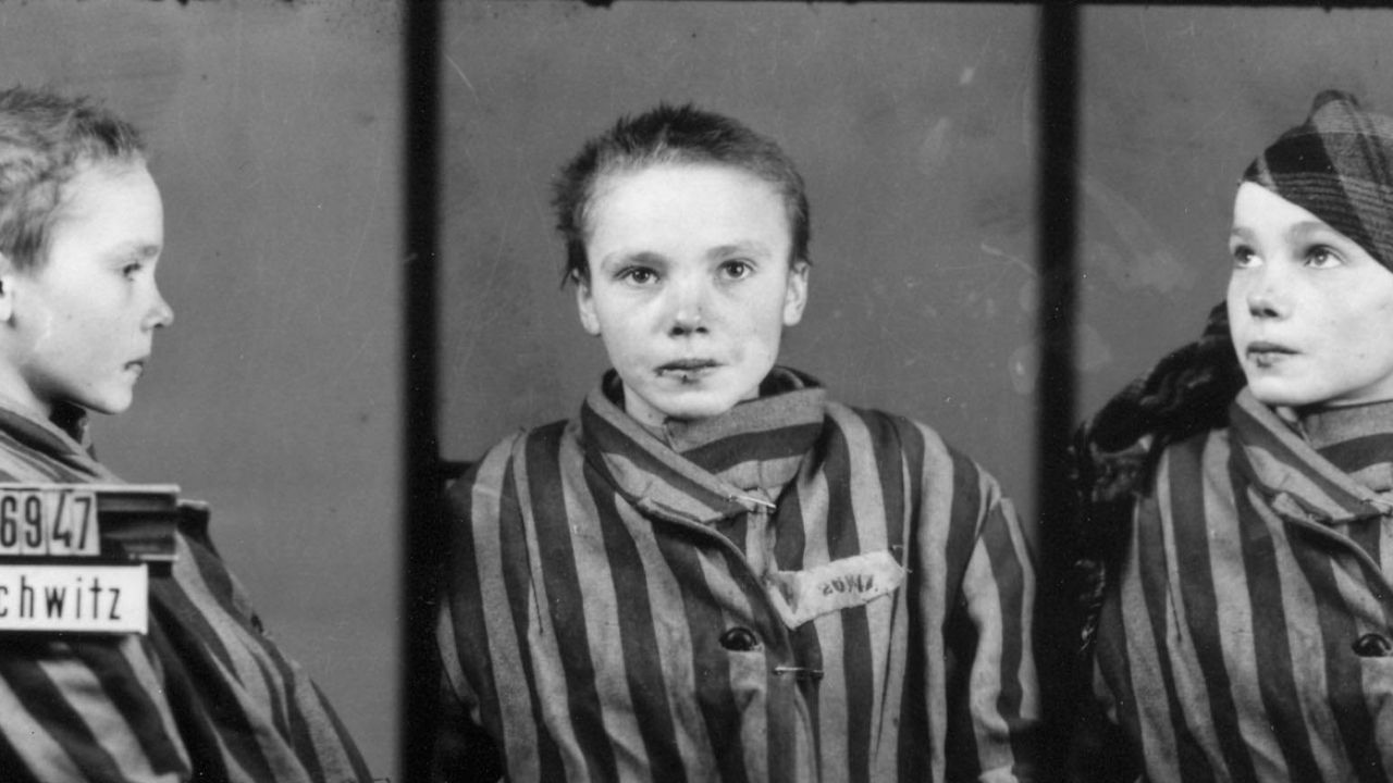 A impactante foto da menina de Auschwitz: ‘Chorou, mas não podia fazer nada’