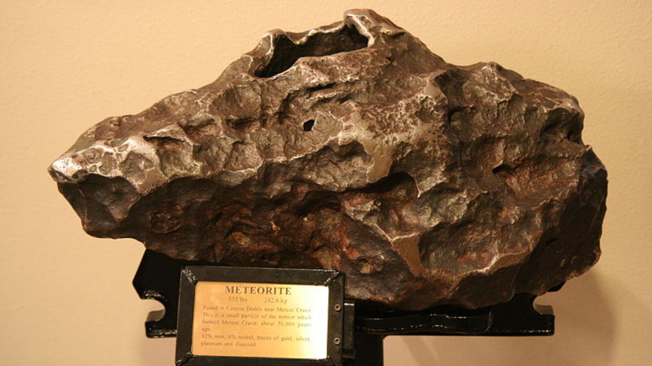 Cristal é revelado em meteorito que atingiu a Terra há 50 mil anos
