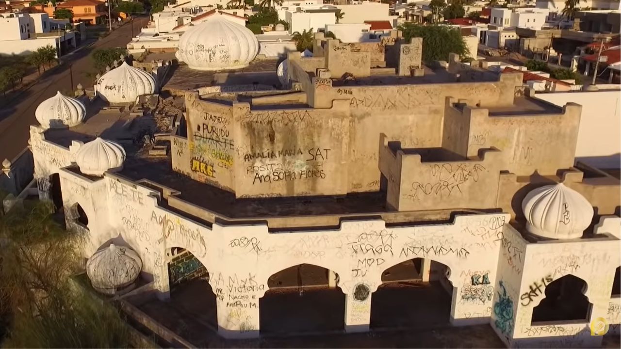 O ‘palacete árabe’ no deserto do México que passou 27 anos abandonado