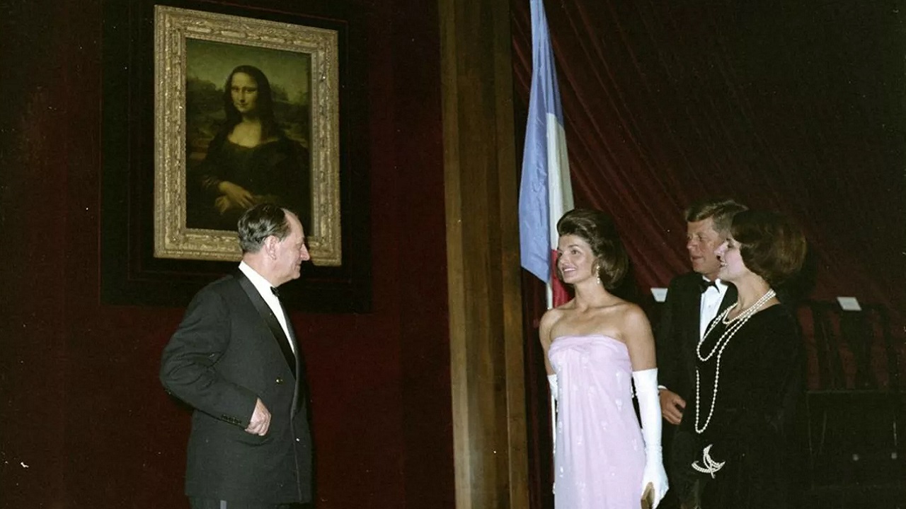 Primeira classe, vigilância e caixa especial: Como foi a viagem da Mona Lisa para os EUA