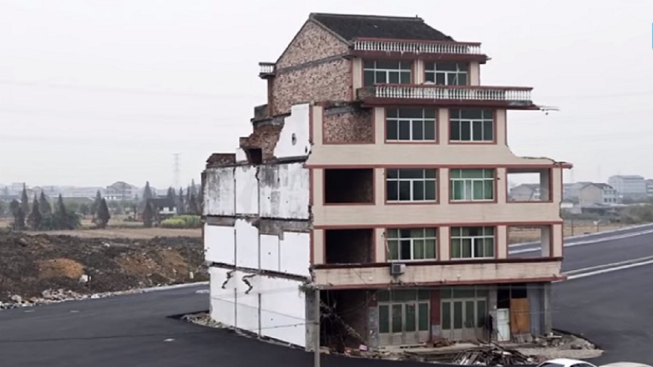 14 anos de luta no meio de uma rodovia: a curiosa história da Nail House