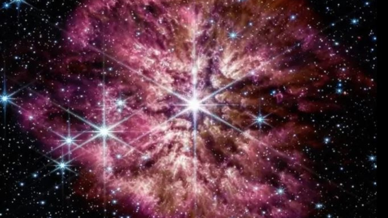 Estrela em fase rara antes de explodir em supernova é captura por James Webb