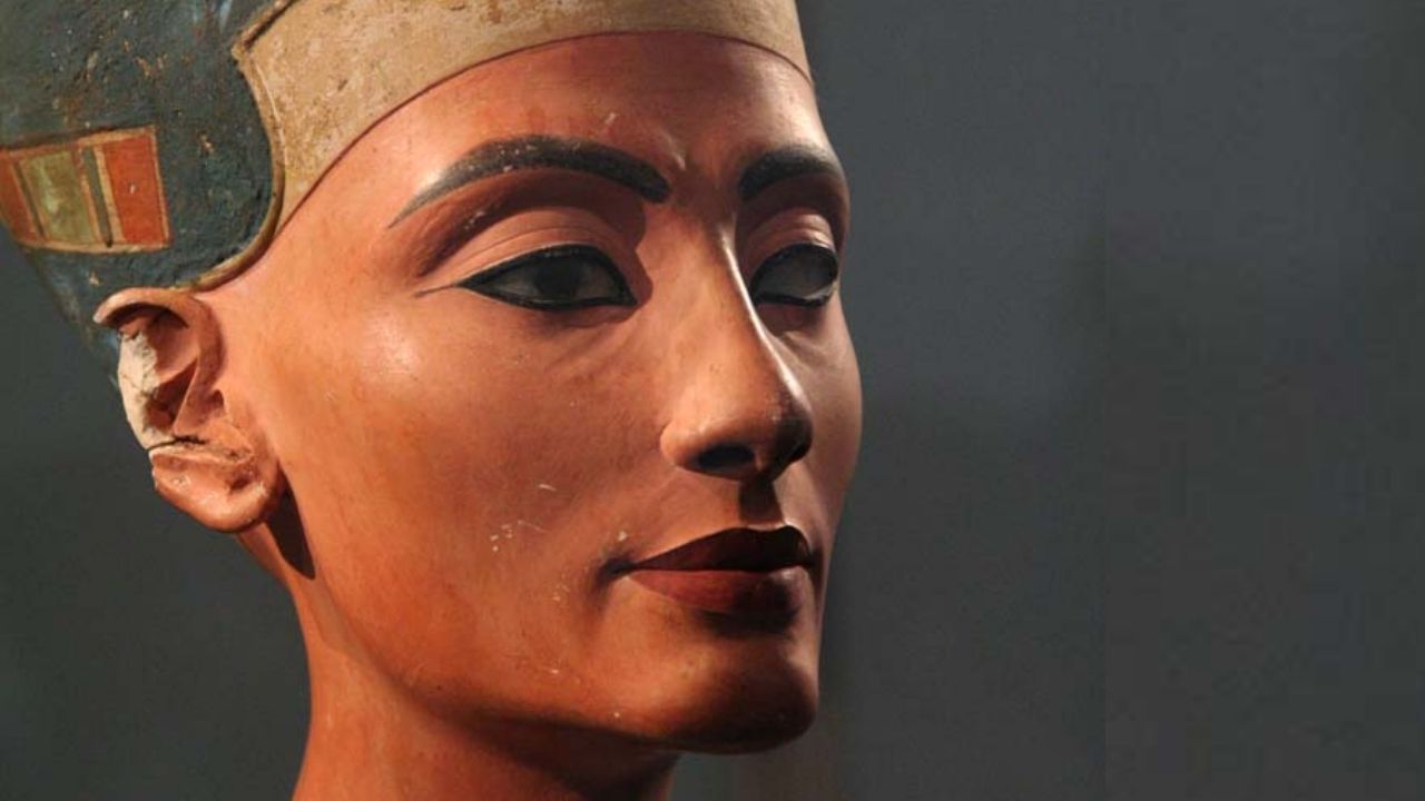 Como Nefertiti se tornou a inimiga dos deuses egípcios