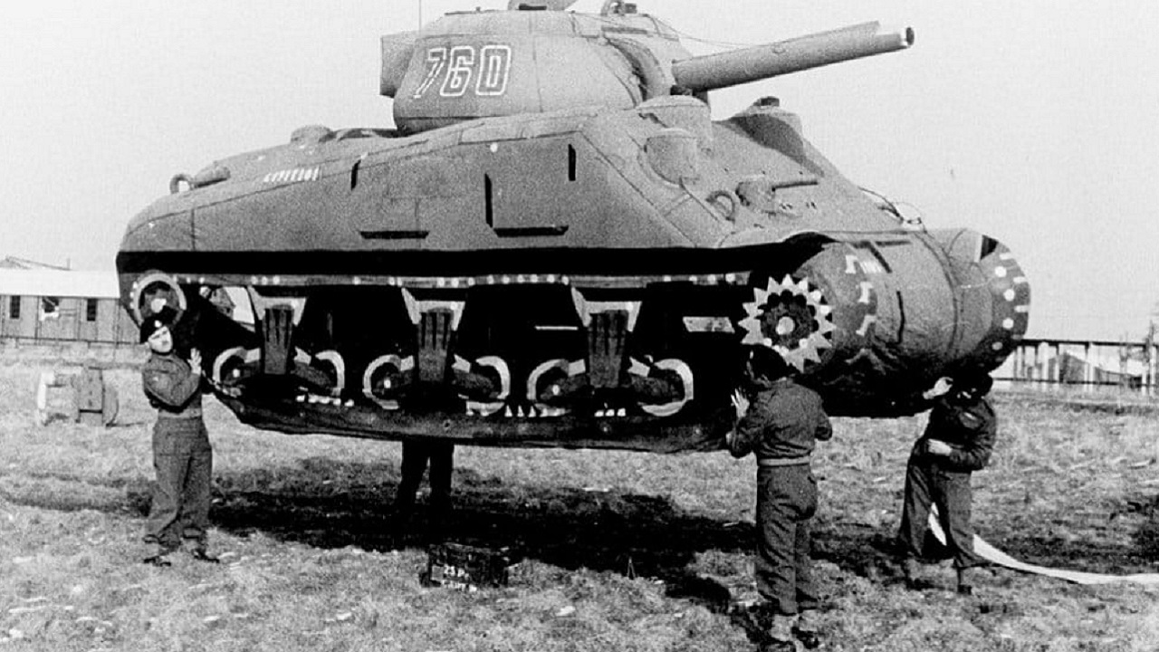 Os tanques infláveis usados na Segunda Guerra para enganar os nazistas