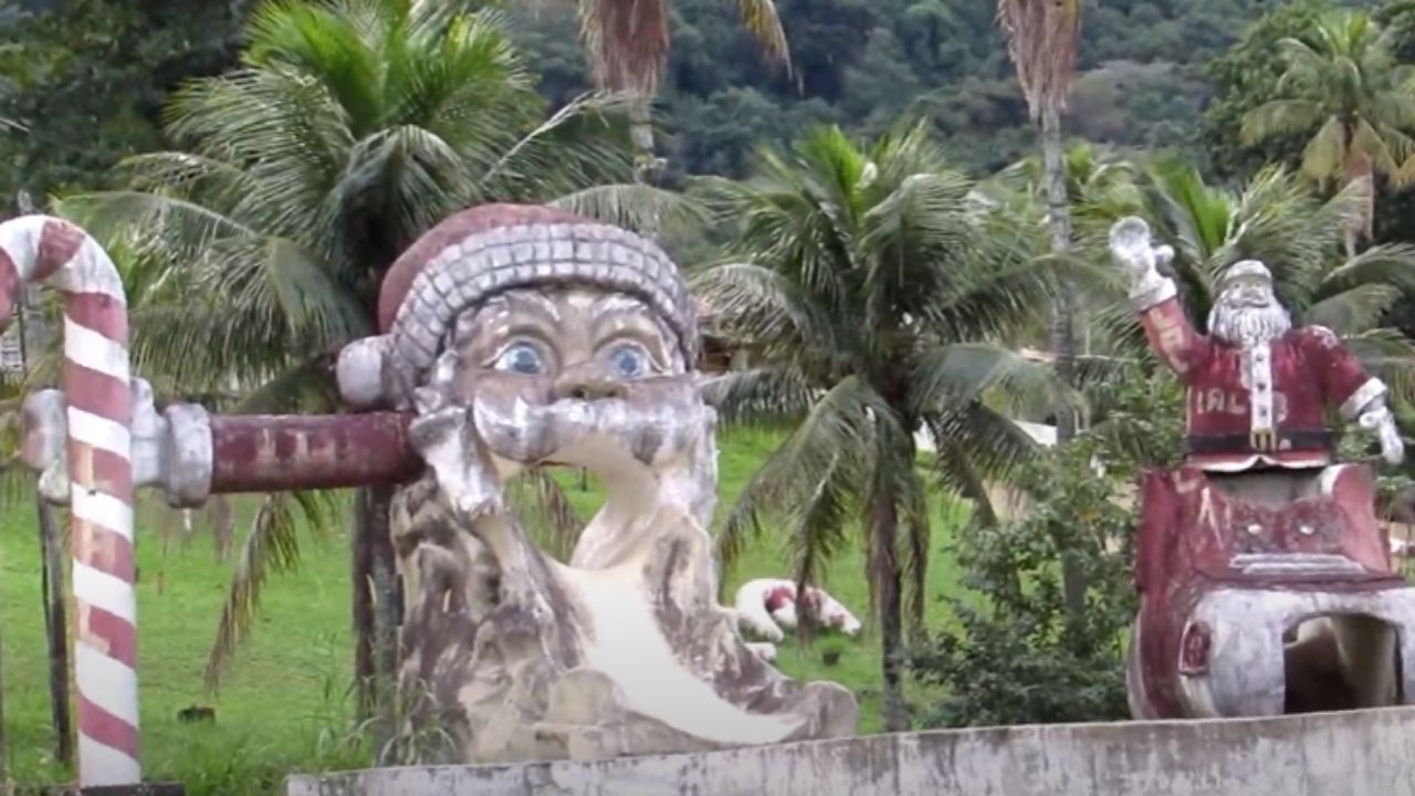 O curioso parque desativado do Papai Noel no Rio de Janeiro