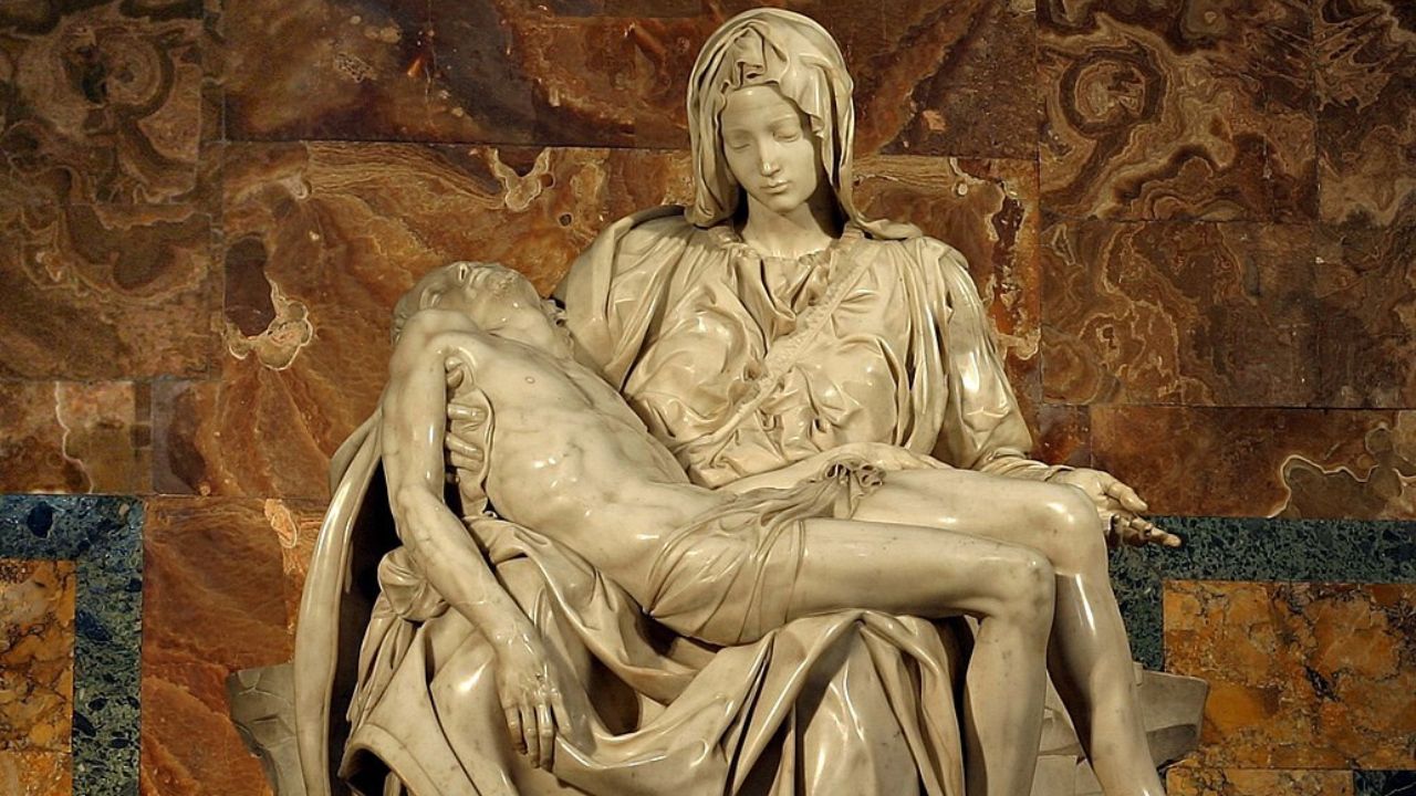 Três versões e única pedra: 5 curiosidades sobre Pietà