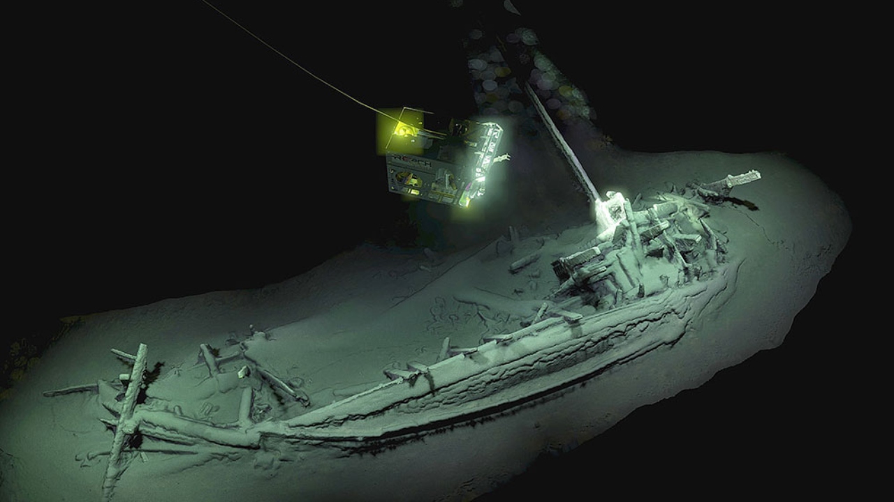 Em pleno Mar Negro: o mais impressionante cemitério de navios