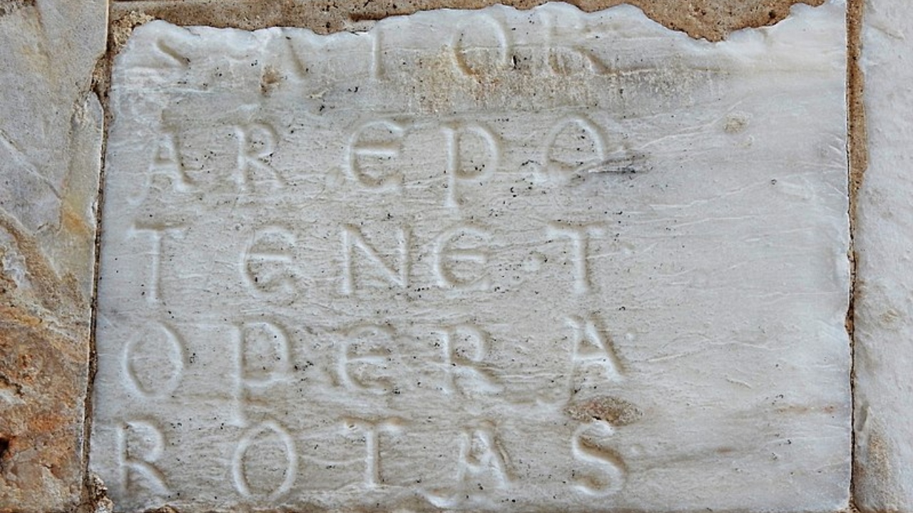 Quadrado Sator: o enigma do quebra-cabeça encontrado em Pompeia