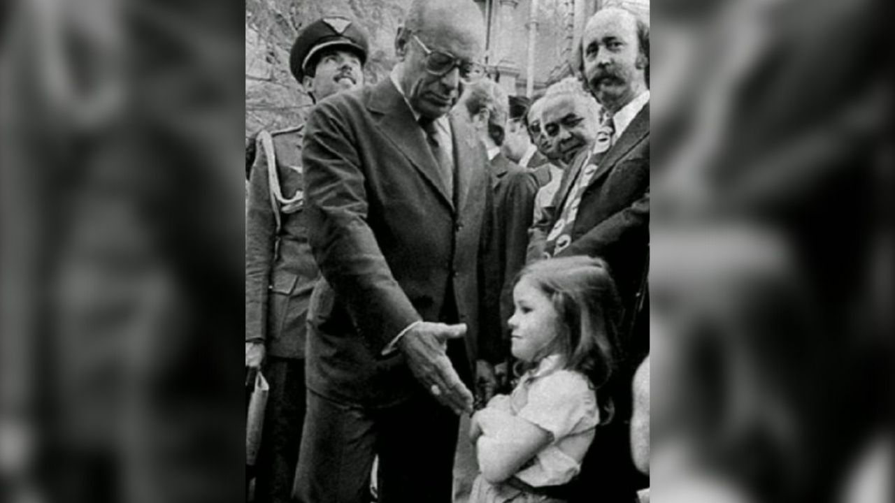 A história da foto da menina que se recusou a cumprimentar o presidente João Baptista Figueiredo