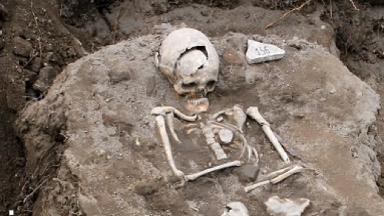 Com uma estaca no coração: Relembre o curioso ‘vampiro’ encontrado na Bulgária